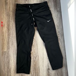 Nike Dri-Fit quarter leggings